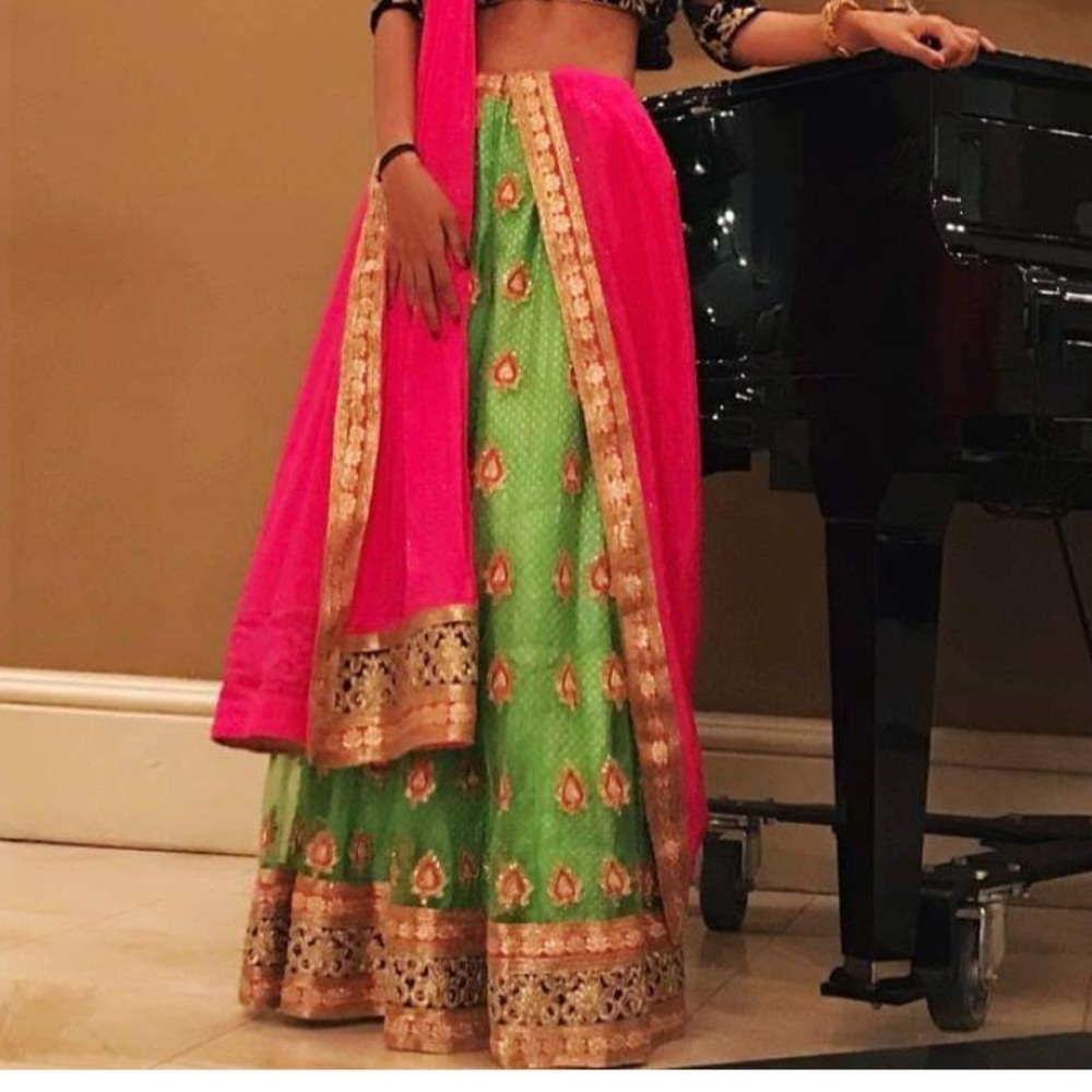 Lehenga skirt and blouse bust 32